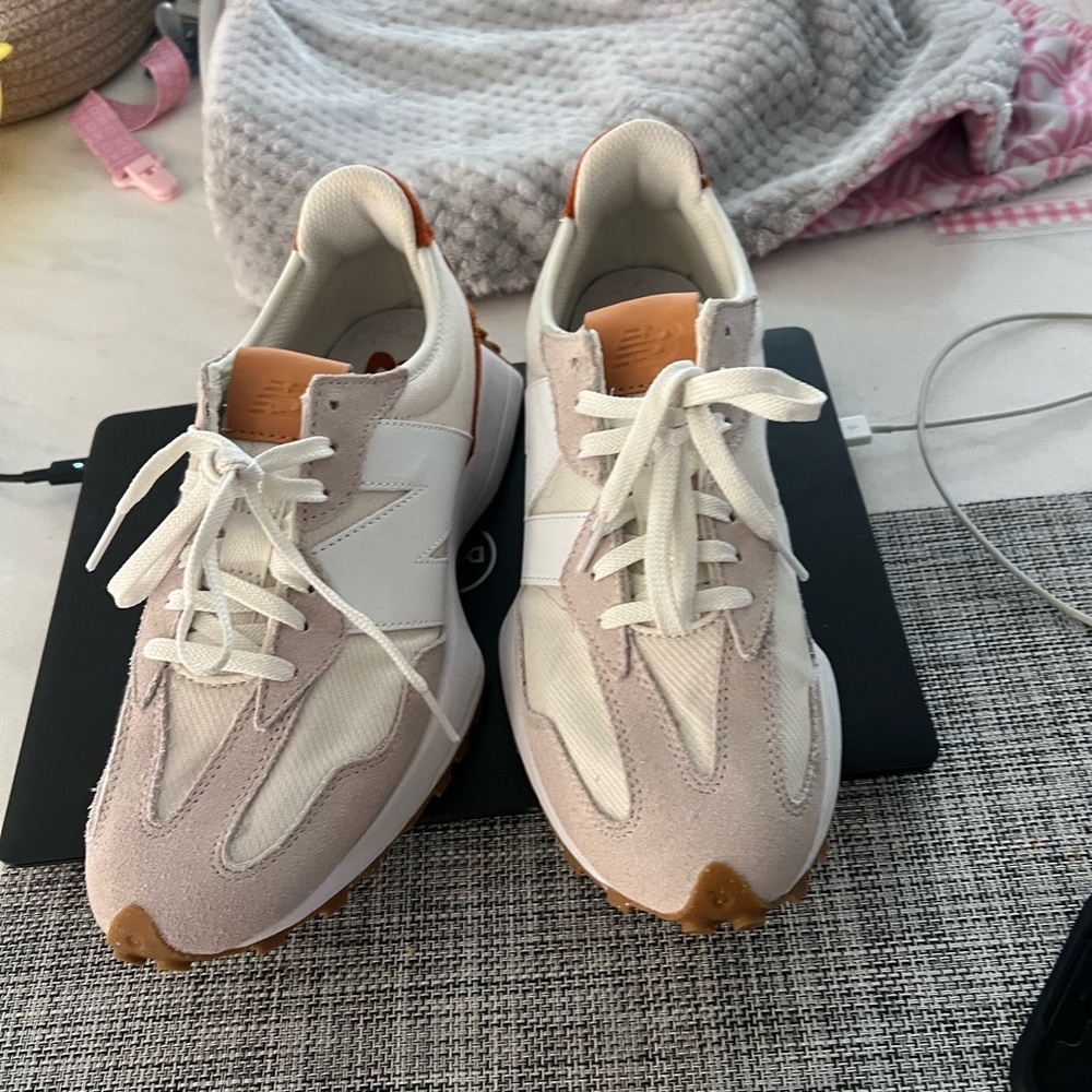 Women’s new balance sneakers size 9
